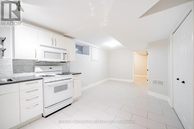 Photo - 1041 St Clarens Ave