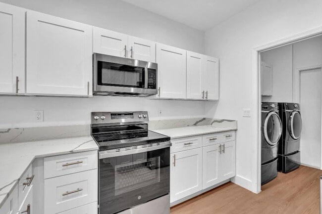 Photo - 4945 Fulton St