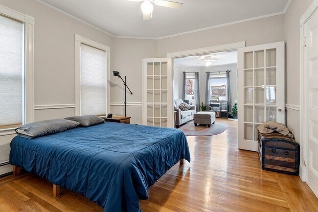 Photo - 264 Maverick St Unit 3
