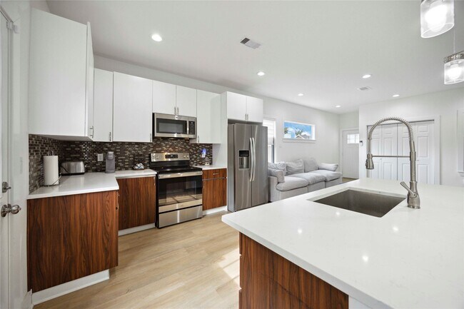 Photo - 8804 Knox St