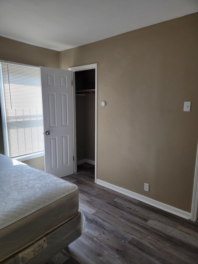 Photo - 857 Nassau Dr