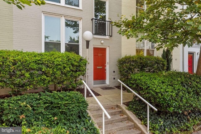 Building Photo - 160 G St SW Rental