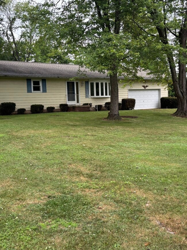 Photo - 221 Zenith Rd