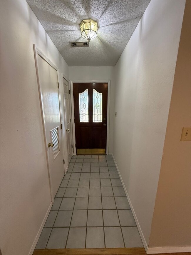 Photo - 903 Aspen Ave