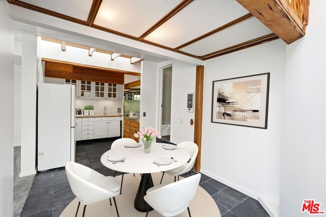 Photo - 6456 Surfside Way