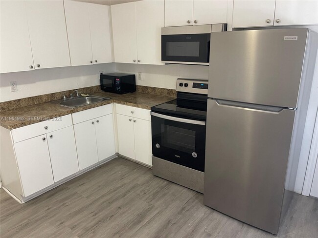 Photo - 5905 NW 3rd Ave