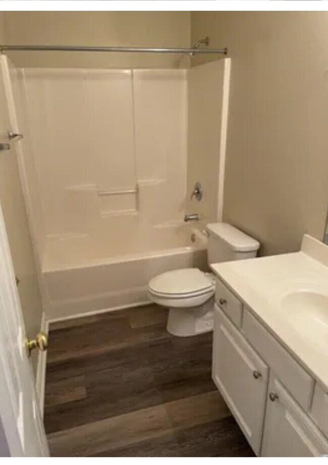 Photo - 121 Ashley Park Dr Unidad 5E