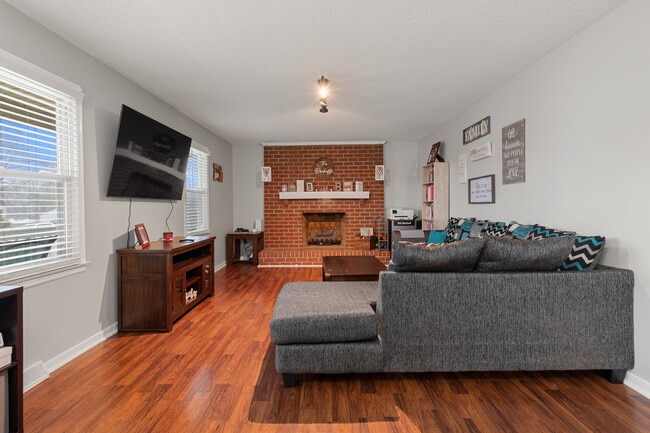 Photo - 3012 Fielding Rd