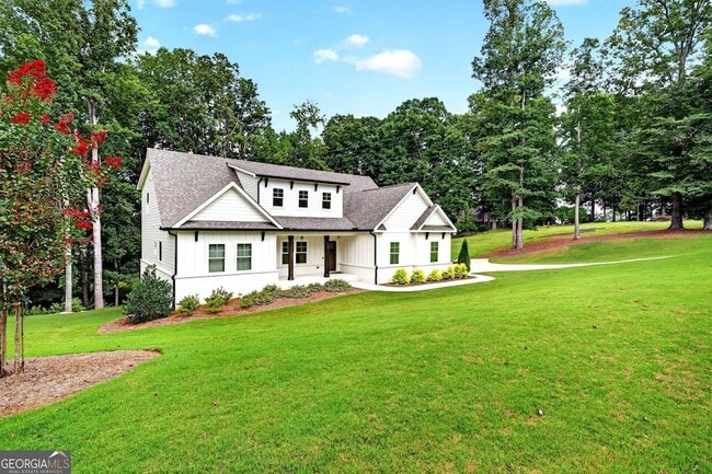 Photo - 727 Old Collins Rd