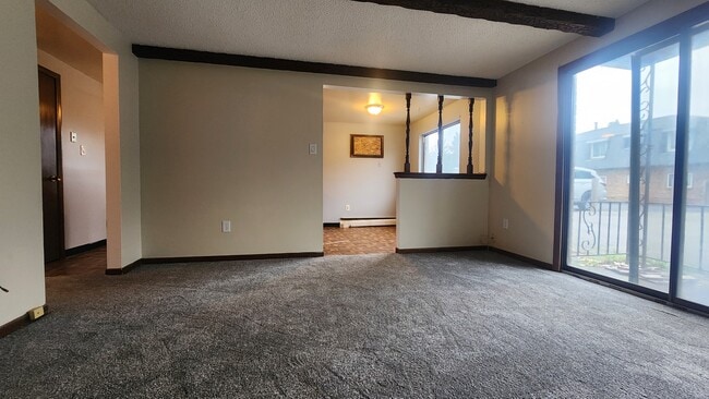 Photo - 194 Mead St