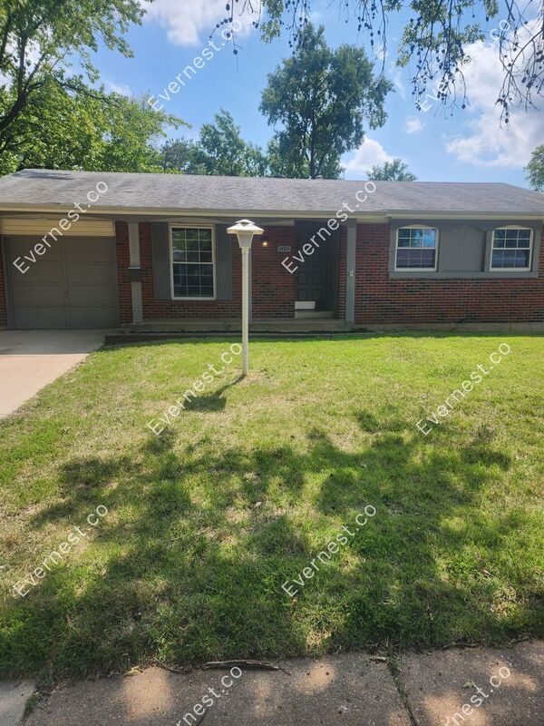 Photo - 1484 Coachway Ln House