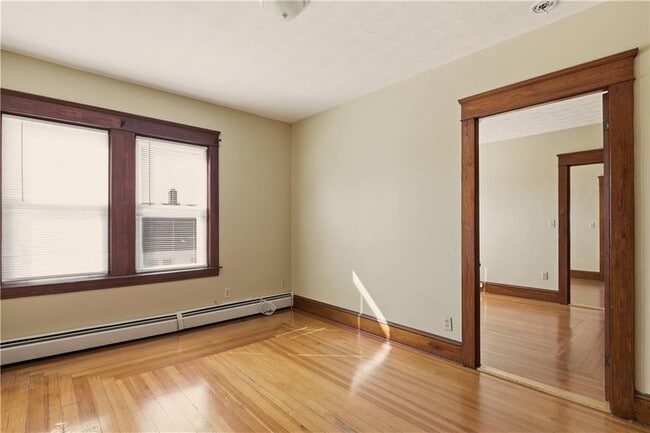 Photo - 984 York Ave Unidad 2L