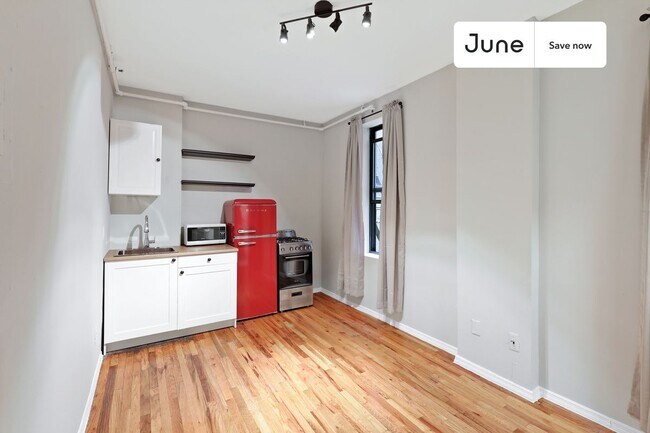 Photo - 239 W 63rd St Unit 3D