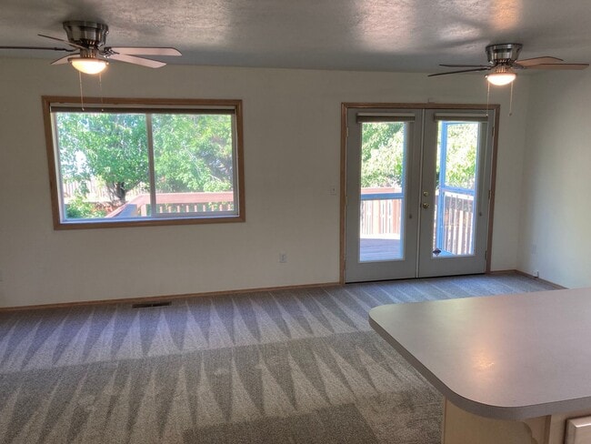 Photo - Three Bedroom Home in South Salem, Large Yard