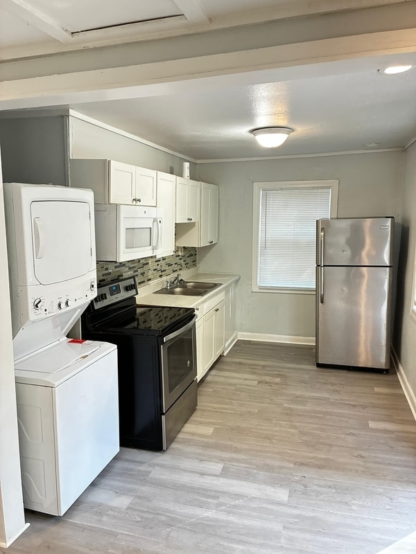 Photo - 314 Celery Ave S