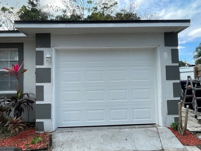 Photo - 142 Lynbrook Dr