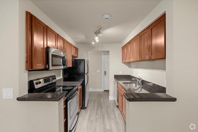 Building Photo - Stunning 2 Bedroom 1 Bathroom CONDO with B... Unit D142