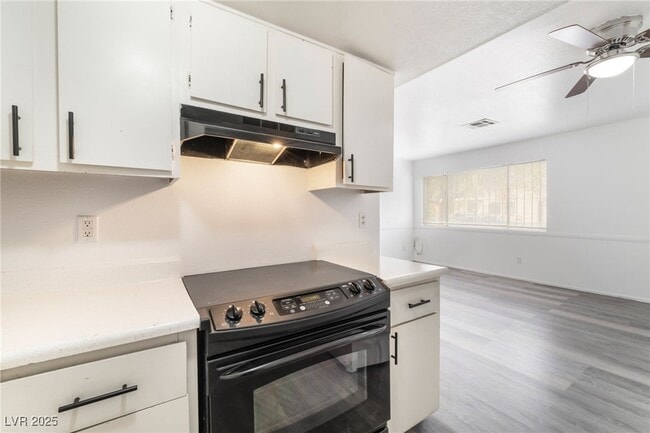 Photo - 4721 Cessna Ave