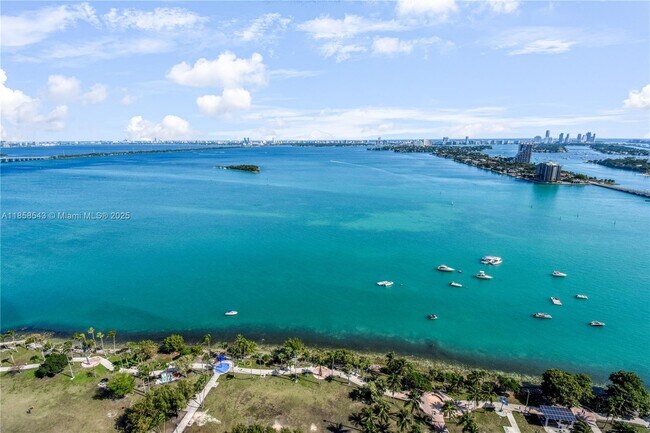 Photo - 1800 N Bayshore Dr