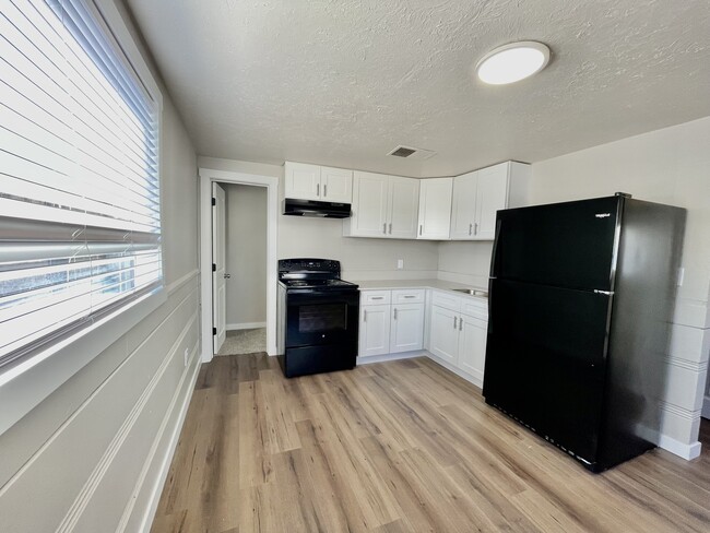 Photo - 2103 1st St S