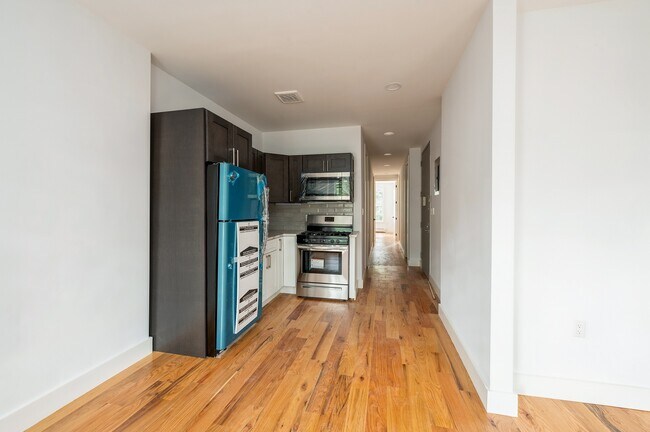 Photo - 838 Freeman St