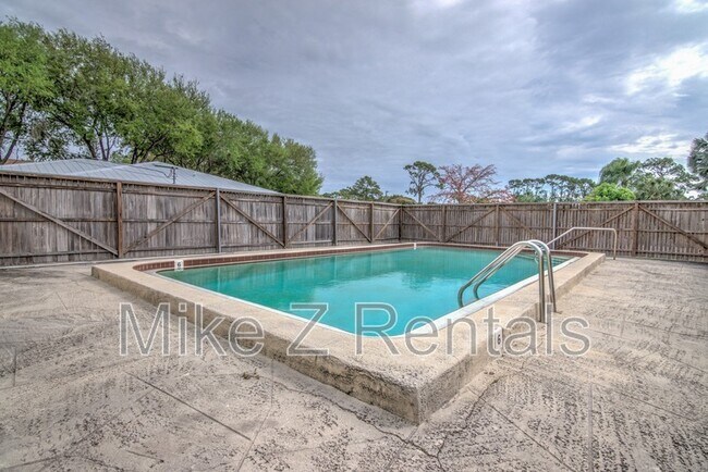 Photo - 10632 Woods Cir Unit 9