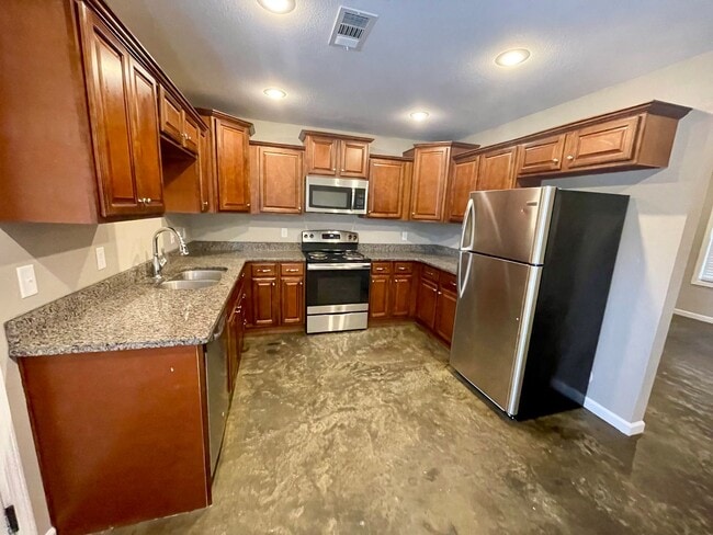 Photo - 3 Bedroom / 2 Bath In Pocahontas Available...