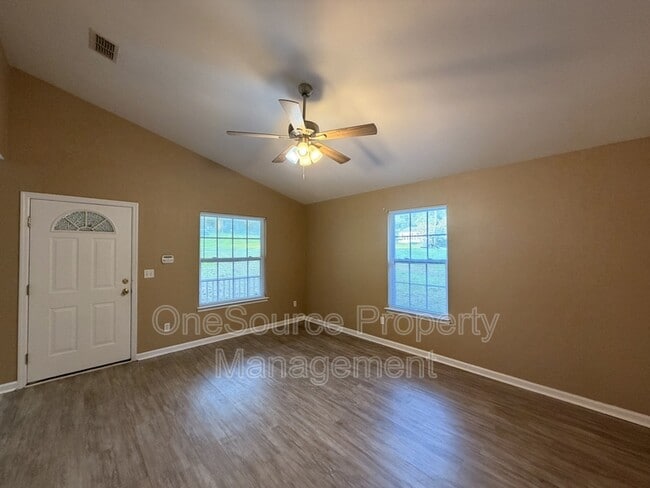 Photo - 203 B W Roberts St