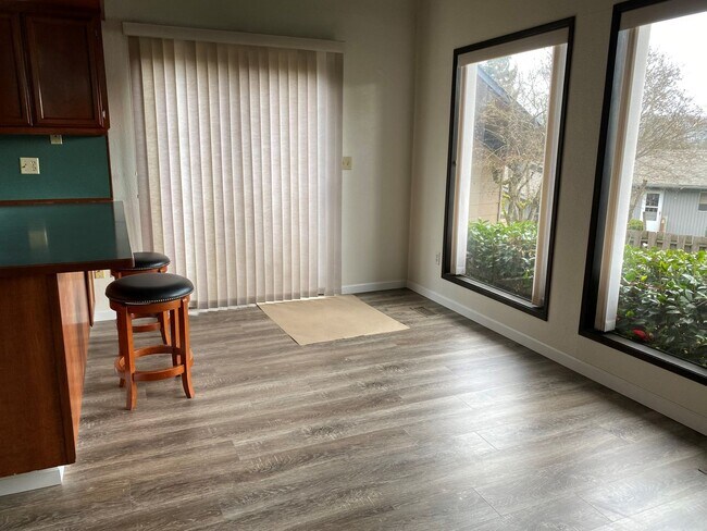 Photo - Hucrest 3 Bedroom 2 Bath House!