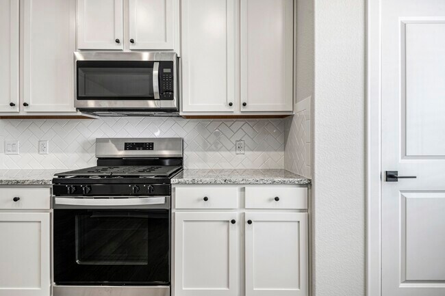 Photo - 15683 Honey Cv Dr