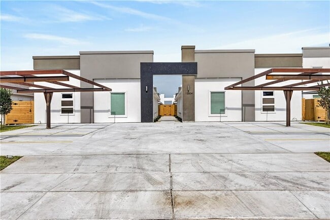 Building Photo - 16 N 39th St Unit 3