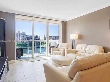 Photo - 3000 S Ocean Dr Unit 420