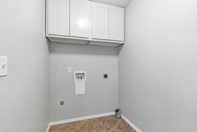 Photo - 4 Bed 2 Bath 3 car Garage in Republic MO