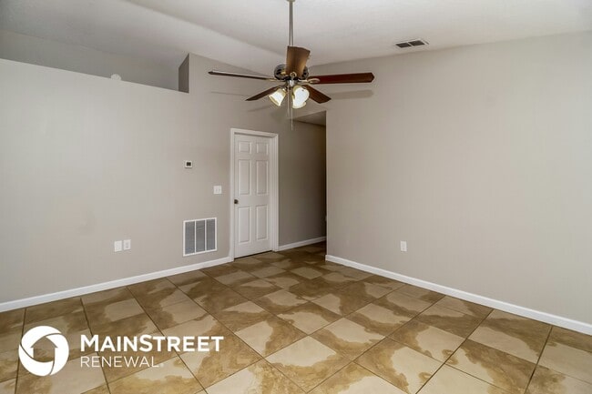 Photo - 181 Dovetail Ct