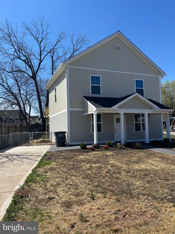 Photo - 129 Evans St