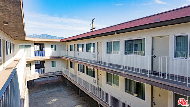 Photo - 447 W Elk Ave