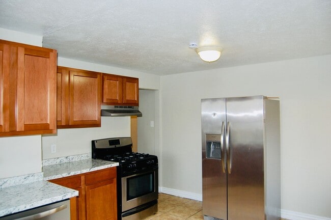 Photo - Updated 3Bedroom-In-Unit Laundry-$1,000 Move-In credit Unit #1179