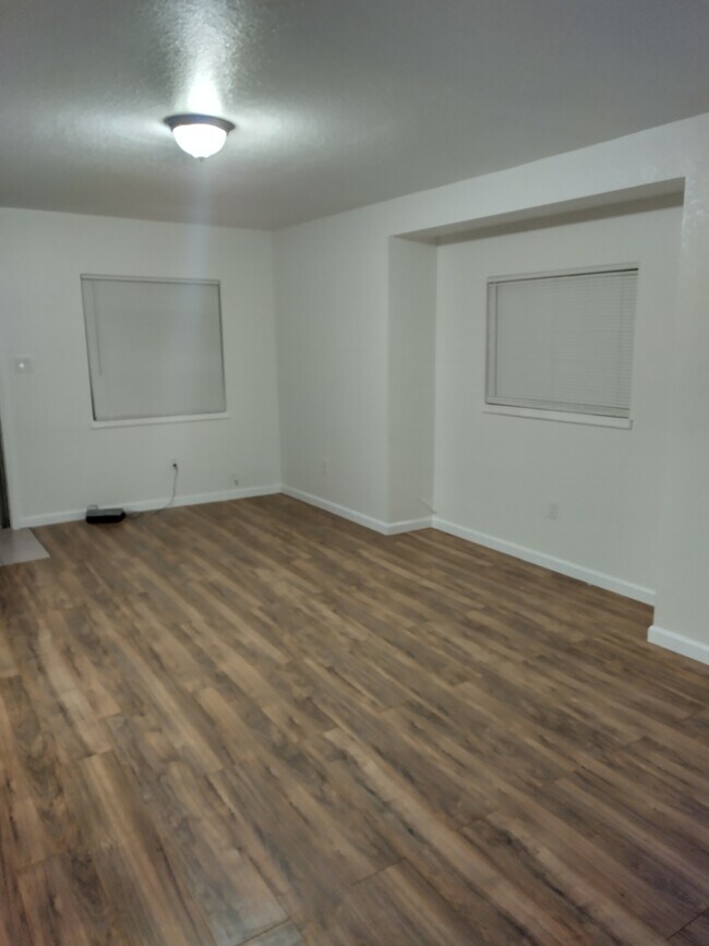 Photo - 265 S 21st St