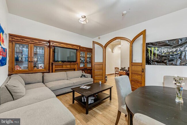 Photo - 4011 Pine St