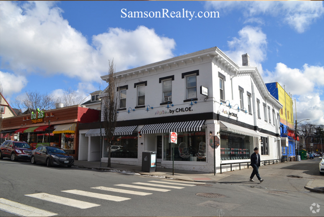 Building Photo - 223 Thayer St Unit 1 Rental