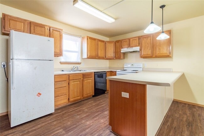 Photo - 210 Meadow Ct