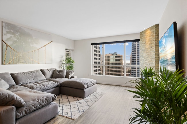 Photo - 1240 India St Unidad 2103