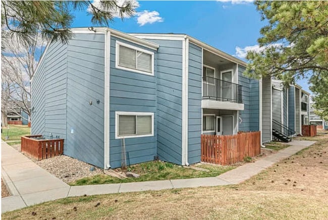 Building Photo - Adorable 2 bed, 2 Bath Condo In Centennial Unit B