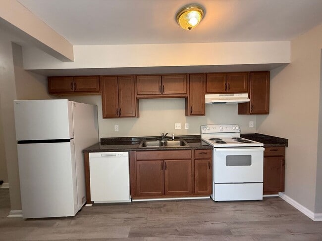 Photo - 3 bedroom, 1.5 bath Townhouse