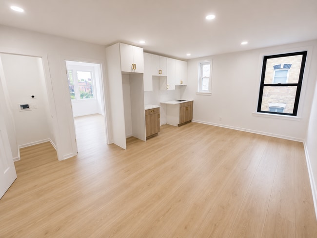 Building Photo - 856 N 22nd St Unit 3R