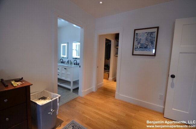 Photo - 15 Elmira St Unit 1