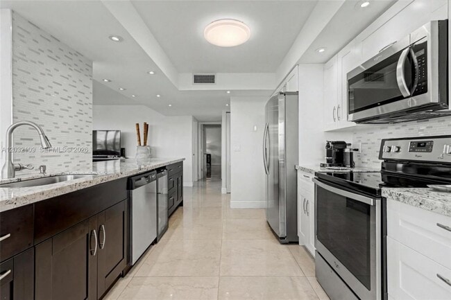 Photo - 2017 S Ocean Dr Unit 2 Bedroom Condo for Rent