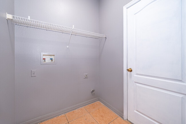 Photo - 10831 Leader Ln