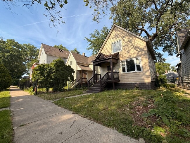 Building Photo - 8849 S Wallace St