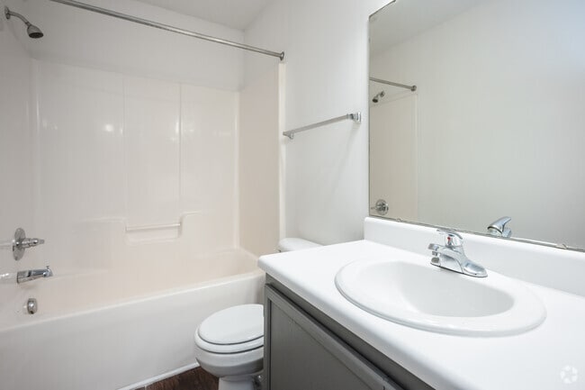 3BR, 2BA - 1,331SF - Bathroom